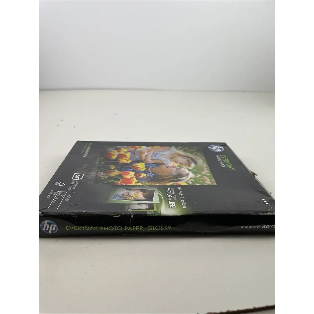 HP Everyday Photo Paper, Glossy, 5 x 7 in. 52 Sheets Opened